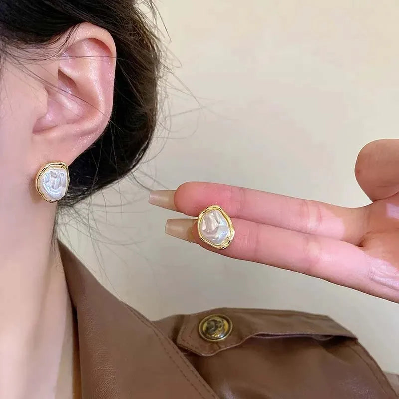 Luna Shape Earrings