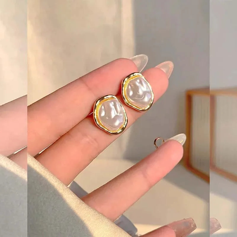 Luna Shape Earrings