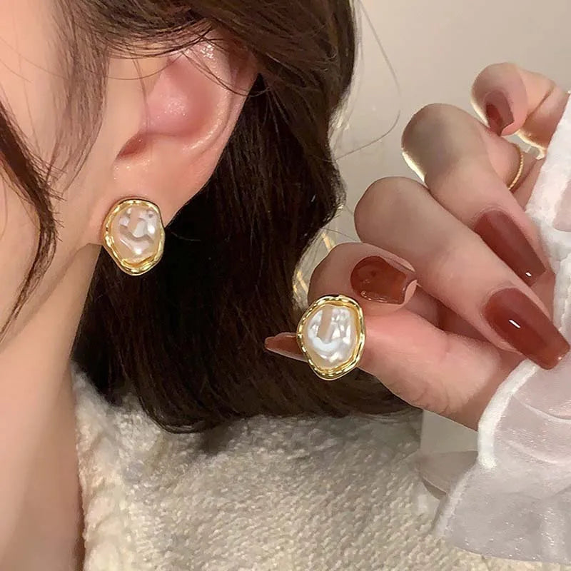 Luna Shape Earrings