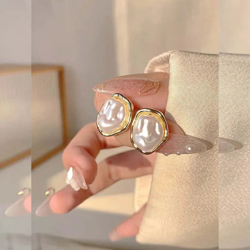 Luna Shape Earrings